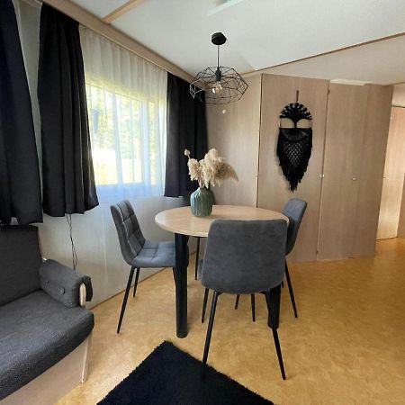 Willa Chalet 'T Rijsterbos Op Camping Met Zwembad! Zewnętrze zdjęcie