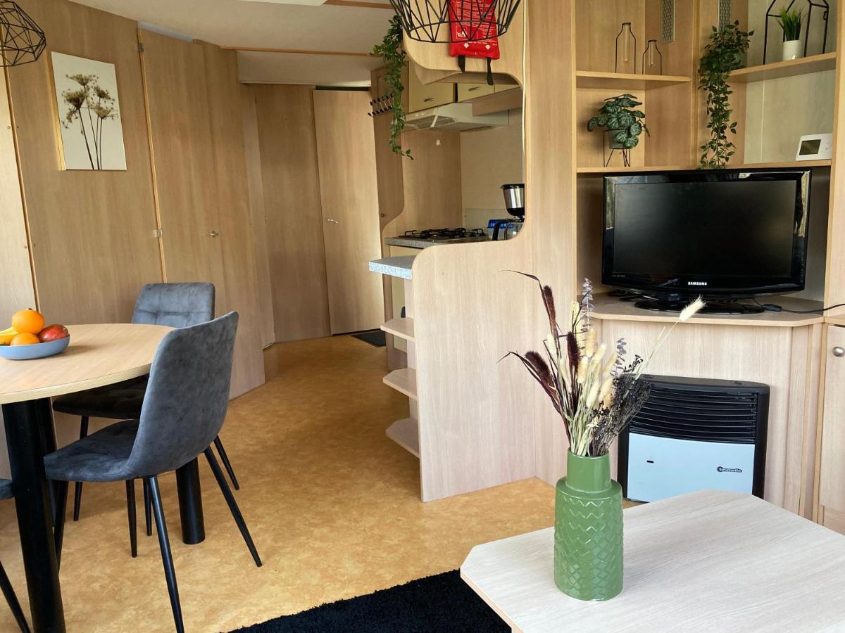 Willa Chalet 'T Rijsterbos Op Camping Met Zwembad! Zewnętrze zdjęcie