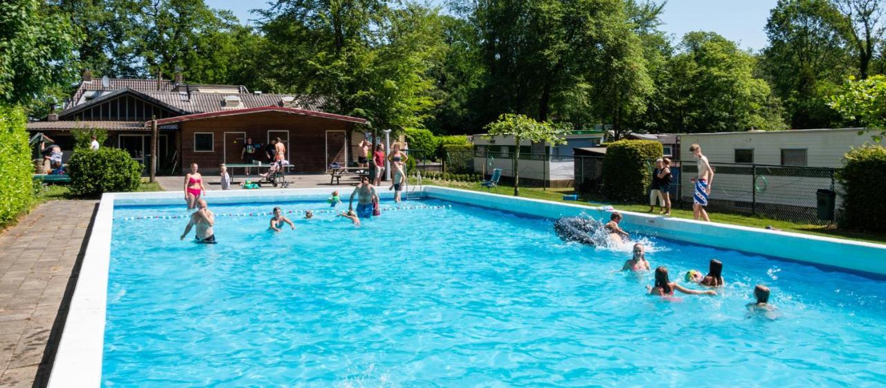 Willa Chalet 'T Rijsterbos Op Camping Met Zwembad! Zewnętrze zdjęcie